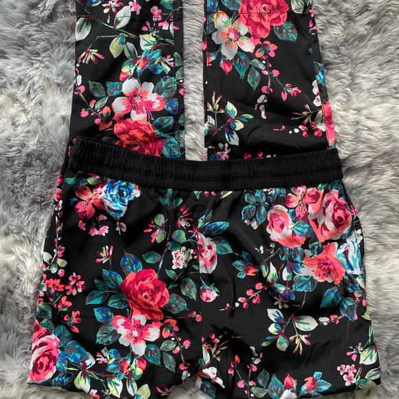EXPRESS Floral Jogger, Small - Picture 3 of 6